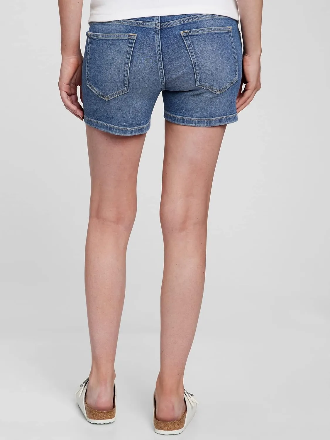 GAP Women's Maternity True Waistband Full Panel 4" Denim Shorts