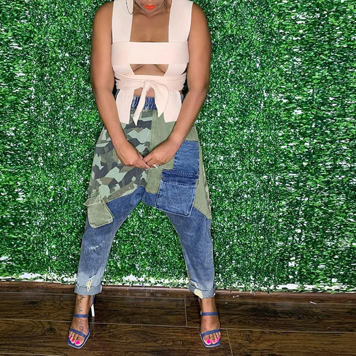 Women High Waisted Boyfriend Jeans Camo Patchwork Denim Joggers Straight Leg Cargo Pants with Pockets